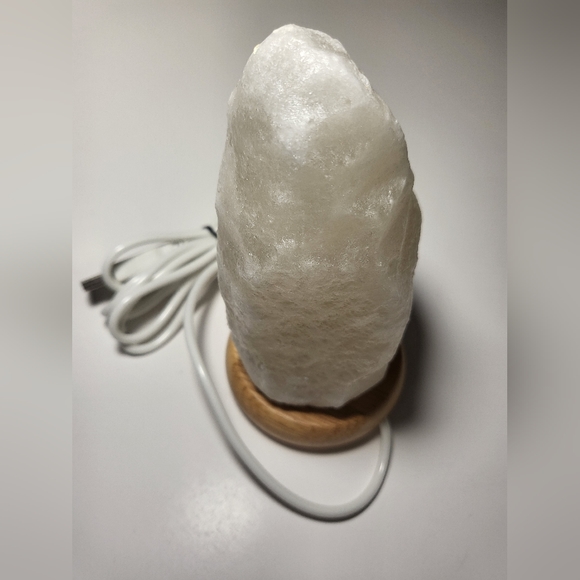 Variegated Color - Salt Lamp - Picture 12 of 16